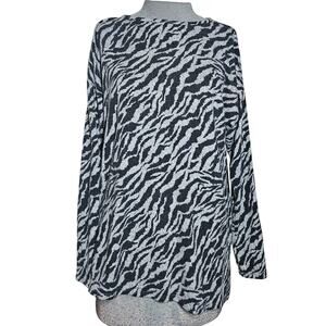 Gray Animal Print Lightweight Sweater Size Small